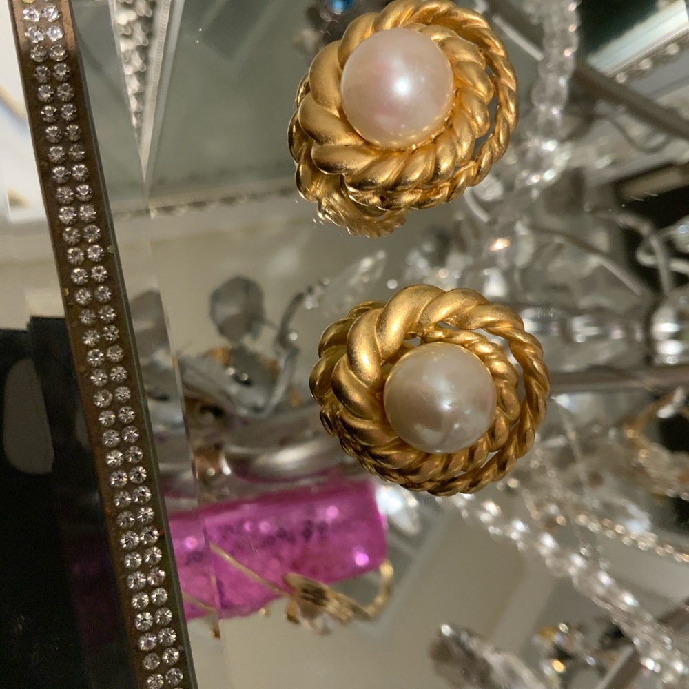 Gold Pearl Rope-Frame Clip Earrings - Women Accessories